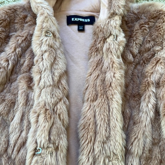 Express Pink Faux Fur Hooded Vest Pockets Hook & Eye Closure Warm Cozy M/L Boho - Picture 8 of 15